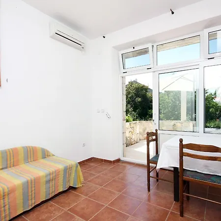 Apartment Pomena 10426b *